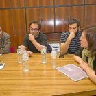 Puente, Izquierda, y Chávez, derecha, junto a los otros dos ediles electos de Sí se Puede el pasado día 27.-Pablo Requejo