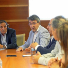 Antonio Sáez Aguado y Juan Martínez Majo, en un momento de la reunión en la Consejería de Sanidad.-ICAL