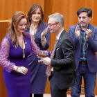 Rivero recibe la Medalla de Oro de manos de Clemente, Tras ellos, Sánchez y Chávez.-J.M. LOSTAU