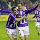 Villar celebra el gol blanquivioleta al Alavés. Una imagen de alegría poco común esta temporada.-J.M. Lostau