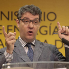 El ministro de Energía, Álvaro Nadal, durante su comparecencia para anunciar el fin definitivo de Garoña.-A. HEREDIA
