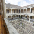 Patio principal renacentista, es original  y fue construido entre 1525 y 1535 por Luis de Vega-M. Á. SANTOS