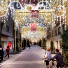 Recreación de cómo lucirá la Navidad en la calle Santiago de Valladolid. E. M.