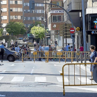 Corte del tráfico para acceder al centro en la calle Duque de La Victoria a causa de la contaminación.-J.M. LOSTAU