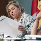 La vicepresidenta y portavoz de la Junta de Castilla y León, Rosa Valdeón, junto a la consejera de Hacienda, Pilar del Olmo, comparecen en la rueda de prensa posterior al Consejo de Gobierno.-ICAL