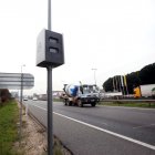 OTRO ‘OJO’ A PARTIR DEL LUNES PARA MULTAR EN DIRECCIÓN A VALLADOLID. La carcasa ahora vacía junto a la rotonda de San Agustín contará a partir del lunes con el radar para sancionar por exceso de velocidad. Lo hará sólo en sentido Valladolid, no en direcci-ICAL