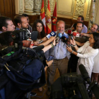 El alcalde de Valladolid, Javier León de la Riva, comparece ante los medios de comunicación-Ical