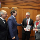 (I a D) El presidente de la Diputación de Salamanca, Javier Iglesias, el alcalde salmantino, Alfonso Fernández Mañueco, el rector de la Universidad de Salamanca, Ricardo Rivero, y el expresidente de las Cortes Manuel Estella-ICAL