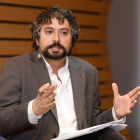 José Sarrión durante su intervención.-J.M. LOSTAU