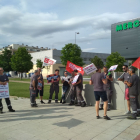 Trabajadores de TK elevadores en una concentración del pasado 21 de junio en Valladolid. -CCOOCYL