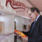 El presidente de la Junta de Castilla y León, Juan Vicente Herrera, y la Ministra de Agricultura y Pesca, Alimentación y Medio Ambiente, Isabel García Tejerina, inauguran la planta de especialidades líquidas de la Azucarera.-ICAL