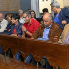 Varios de los damnificados por la explosión de Gaspar Arroyo, en un momento del juicio iniciado en la Audiencia.-ICAL