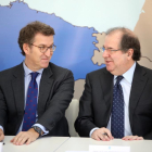 El presidente de la Junta, Juan Vicente Herrera, firma el convenio de adhesión de Cantabria a la Macrorregión RESOE junto al presidente de la Xunta de Galicia, Alberto Núñez Feijoó-ICAL