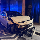 Imagen del Mercedes de Gonzalo Plata tras el accidente. / EL MUNDO