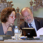 Mercedes Cantalapiedra y Francisco Javier León de la Riva durante el pleno del martes-J. M. Lostau