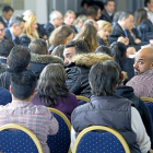 Parte de los 60 acusados, ayer, en el inicio del juicio por las multiestafas a la Segiuridad Social, al servicio de empleo y a negocios comerciales.-J.M. LOSTAU