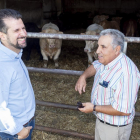 Luis Tudanca, en su visita a la localidad vallisoletana de Pollos.-ICAL