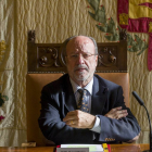 El alcalde de Valladolid, Francisco Javier León de la Riva en una rueda de prensa en el Ayuntamiento-Pablo Requejo