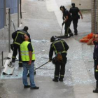 Una mujer de unos 30 años y con iniaciales A.C.M., resultó herida de gravedad como consecuencia de una explosión de gas butano en una vivienda ubicada en la calle San Lázaro de Ponferrada, según informaron desde el Cuerpo de Bomberos de la capital berciana.