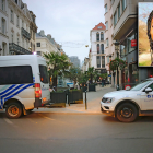 Intervención policial en la Rue de Marché de Bruselas por la muerte el 29 de octubre de Teresa (en la imagen). E. M.