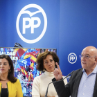 Jesús Julio Carnero, junto a Arenales Serrano y Mercedes Cantalapiedra, en la rueda de prensa del PP sobre la manifestación contra la amnistía.-ICAL