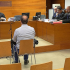 El transportista acusado durante la primera sesión del juicio.-J.M. LOSTAU