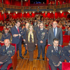 María José Salgueiro, flanqueada por el consejero Suárez-Quiñones, el comisario Manuel Cabello, el comisario López Canedo y Jesus Julio Carnero en el inicio del acto.-M. Á. Santos