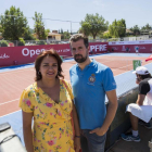 El portavoz del Grupo Parlamentario Socialista y secretario general del PSOE de Castilla y León, Luis Tudanca, asiste al Open de Castilla y León de El Espinar, Segovia acompañado por la alcaldesa Alicia Palomo-ICAL