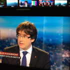 Carles Puigdemont, en los estudios de la televisión pública belga.-REUTERS