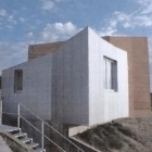 Aspecto exterior de la vivienda para el descanso y la meditación que Lucio Ángel Vallejo Balda se mandó construir en Celada.-E.M.