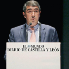Pablo R. Lago, en un momento de su intervención.-REPORTAJE GRÁFICO:J.M.LOSTAU / PHOTOGENIC / JAVIER ÁLVAREZ