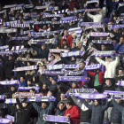 Afición del Real Valladolid ante el Oviedo. / LALIGA
