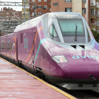 VALLADOLID. 08/04/2024. Imágenes de la salida del primer tren de Renfe AVLO en la estación de Campo Grande de Valladolid. PHOTOGENIC/E. GARCIA.