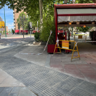 El nuevo carril podotáctil que rodea la terraza de paseo Zorrilla