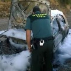 Imagen de uno de los coches calcinados en Mojados