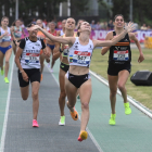 Ángela Viciosa, a la derecha, en la llegada de los 1.500 metros lisos en el sub23 de Burgos