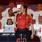 Isabel Aaiún durante su actuación en la Fiesta de la Eurocopa en Madrid