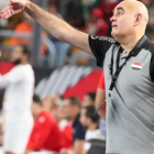 Juan Carlos Pastor dirigiendo a Egipto.