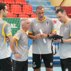 David Pisonero durante una de las primeras sesiones de entrenamiento junto a sus ayudantes