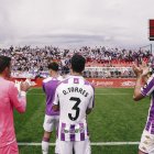 Jugadores del Real Valladolid agradecen el apoyo de la afición en Anduva