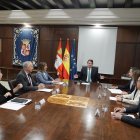 El presidente de la Junta de Castilla y León, Alfonso Fernández Mañueco, mantiene un encuentro con los rectores de las universidades públicas de la Comunidad.