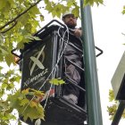 Primeras instalaciones de las luces de Navidad en el Paseo Zorrilla