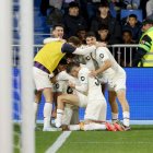 Los jugadores del Real Valladolid celebran el 1-2, obra de Amallah.