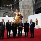 El presidente de la Fundación Las Edades del Hombre, Abilio Martínez, el consejero de Cultura, Turismo y Deporte, Gonzalo Santonja, y el arzobispo de Valladolid, Luis Argüello, inauguran la exposición 'Gregorio Fernández y Martínez Montañés: el arte nuevo de hacer imágenes',