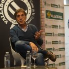 Pedro Delgado durante su intervención en la Real Sociedad Hípica en Los Desayunos de la APDV.