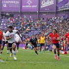 Un momento con detalle del césped del último España-Fiyi disputado en el estadio Zorrilla.