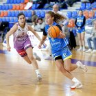 Cristina Niño sube el balón ante el Mondragón
