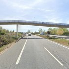 Pasarela de Laguna de Duero donde la Policía Local salvó a la joven.