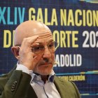 El seleccionador nacional de fútbol, Luis de la Fuente, participa en Los Desayunos de la APDV.