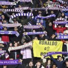 Crispación en la grada por la situación del equipo.